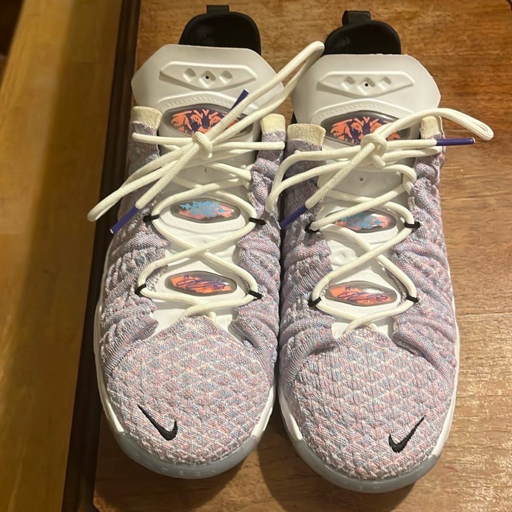 Nike LeBron 18 Size 6.5